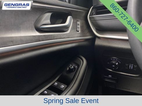 Used 2023 Jeep Grand Cherokee Limited w/ Luxury Tech Group II AWD/4WD image 24