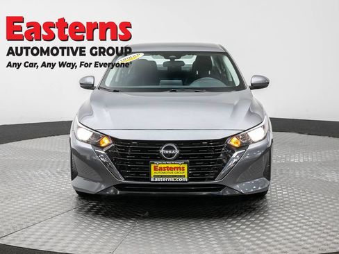 Used 2024 Nissan Sentra SV FWD image 2