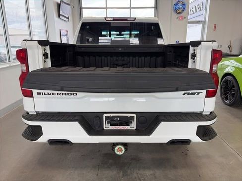 Used 2021 Chevrolet Silverado 1500 RST w/ Redline Edition AWD/4WD image 11