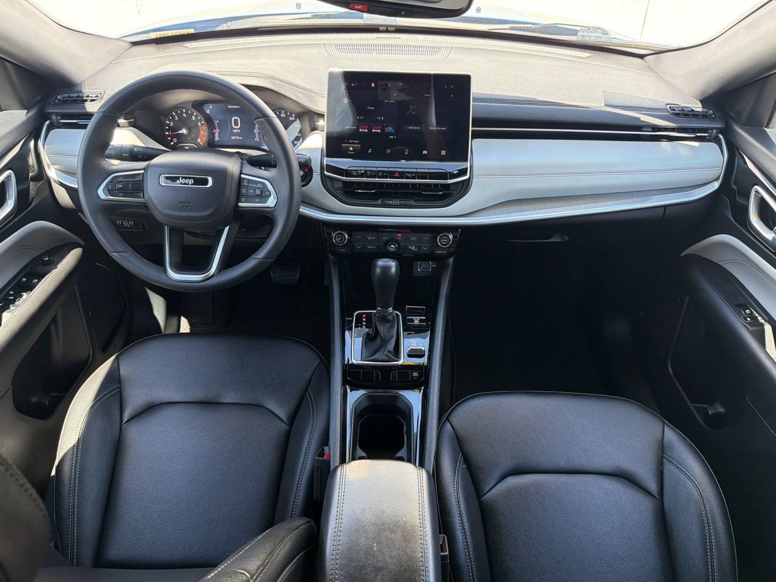 Used 2025 Jeep Compass Limited AWD/4WD image 15