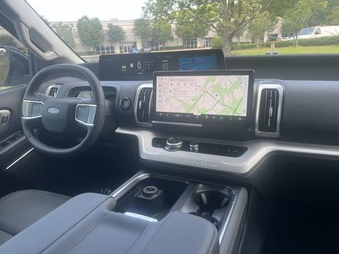 New 2027 Ford Expedition Max Active RWD image 3