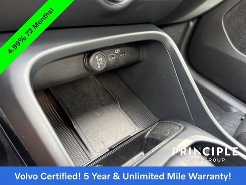 Certified 2025 Volvo XC40 B5 Core image 18