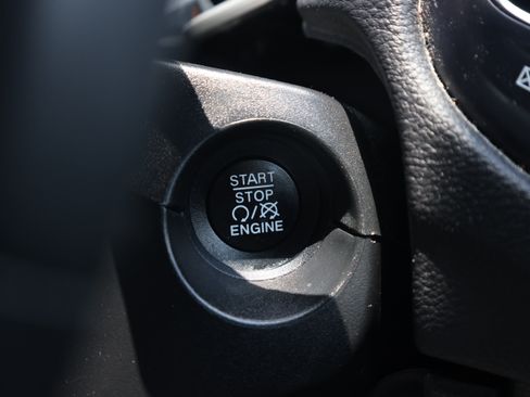 Used 2021 Jeep Compass Latitude FWD image 19