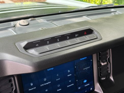 Used 2021 Ford Bronco First Edition AWD/4WD image 42