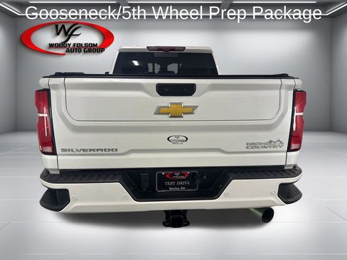 Used 2025 Chevrolet Silverado 2500 High Country w/ High Country Premium Package AWD/4WD image 7