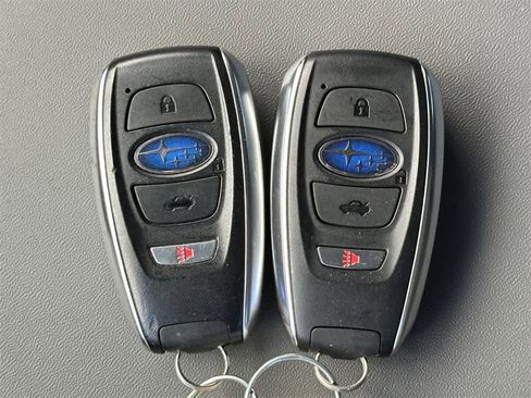 Certified 2025 Subaru Crosstrek 2.5i Limited w/ Crosstrek Mirror Package image 21