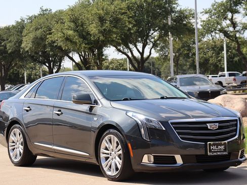 Used 2019 Cadillac XTS Luxury image 2
