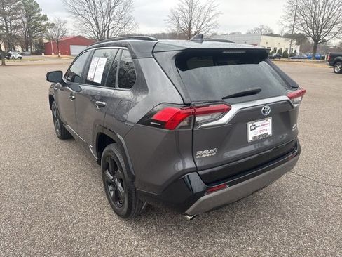 Used 2019 Toyota RAV4 XSE image 3