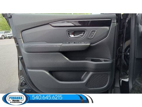 New 2025 Honda Pilot Touring image 28
