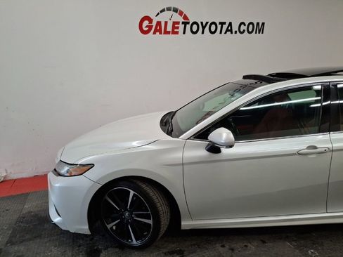 Used 2018 Toyota Camry XSE image 5