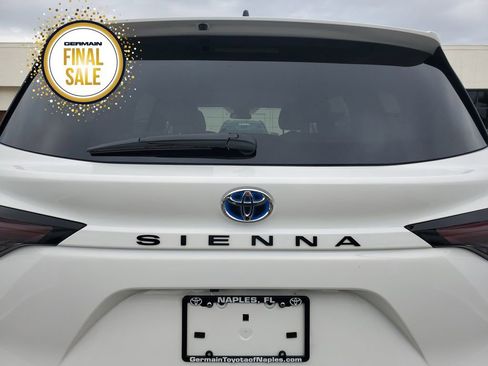 Used 2025 Toyota Sienna LE image 14