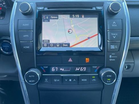 Used 2015 Toyota Camry XLE FWD image 18