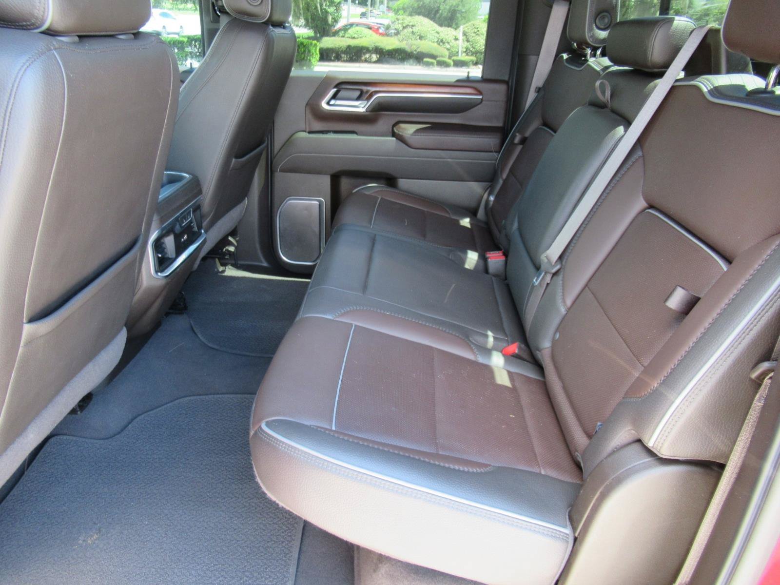 Used 2024 GMC Sierra 2500 Denali w/ Denali Reserve Package AWD/4WD image 37