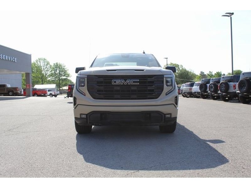 Used 2023 GMC Sierra 1500 Elevation AWD/4WD image 7