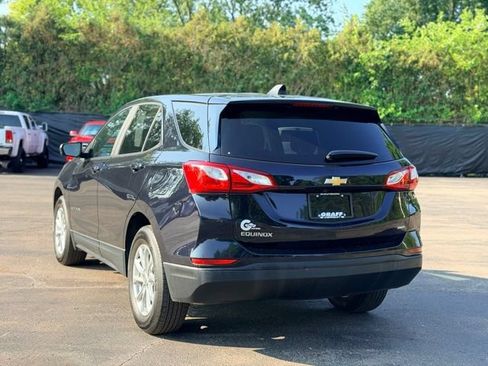 Used 2020 Chevrolet Equinox LS w/ LS Convenience Package AWD/4WD image 6