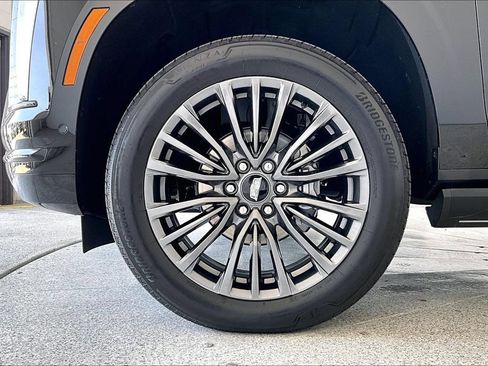Used 2026 Cadillac Escalade Platinum Sport w/ LPO, Floor Liner Package AWD/4WD image 10
