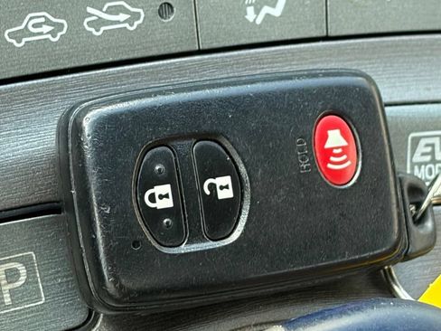Used 2013 Toyota Prius Two FWD image 10