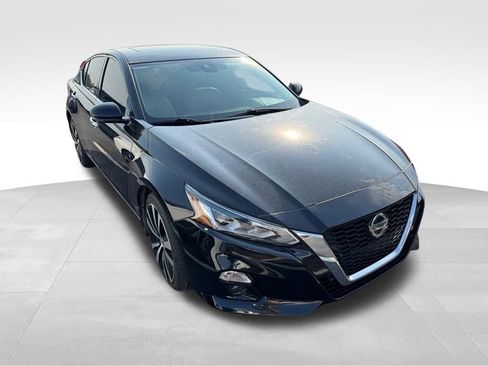 Used 2019 Nissan Altima 2.5 Platinum image 4