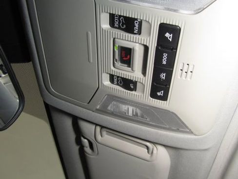 Used 2021 Toyota RAV4 XLE w/ Convenience Package AWD/4WD image 8