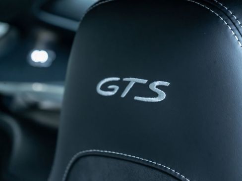 Certified 2025 Porsche 718 Cayman GTS RWD image 17