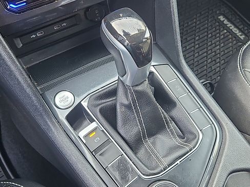 Certified 2022 Volkswagen Tiguan SE image 19