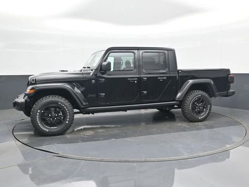 Used 2024 Jeep Gladiator Sport image 9