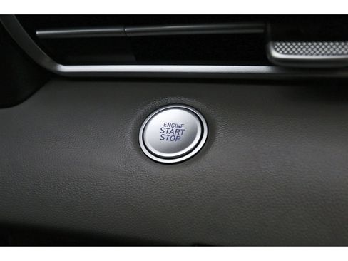 Certified 2025 Hyundai Elantra Sport image 28