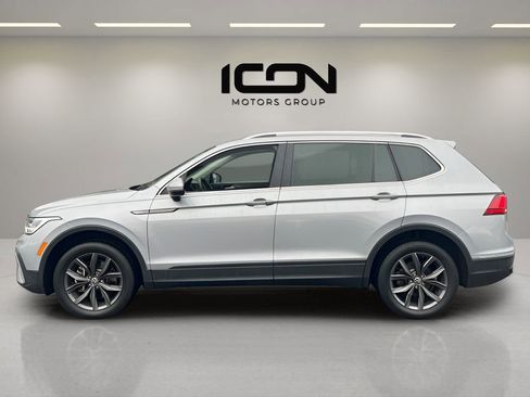 Used 2023 Volkswagen Tiguan SE image 2