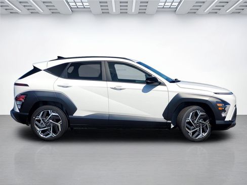 New 2026 Hyundai Kona SEL Premium FWD image 3