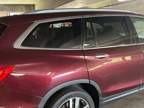 Used 2017 Honda Pilot Touring image 10