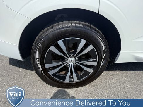 Certified 2024 Volvo XC60 B5 Core image 14