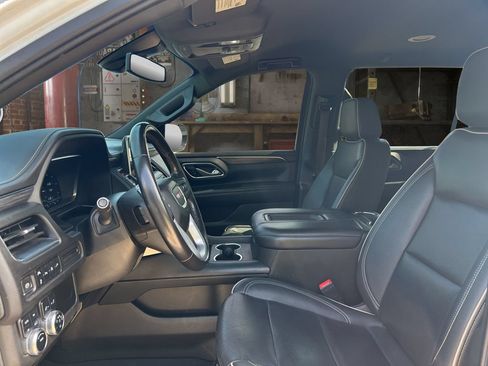 Used 2022 GMC Yukon XL SLT AWD/4WD image 19