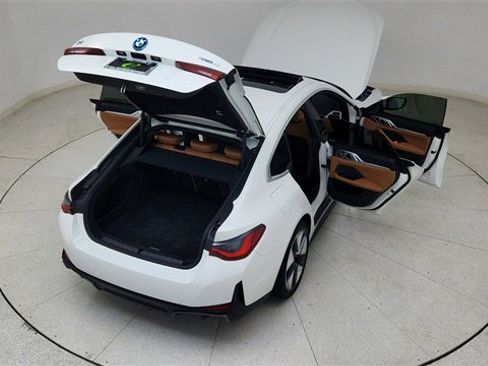 Used 2025 BMW i4 eDrive40 image 88