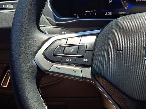 Used 2024 Volkswagen Tiguan SE AWD/4WD image 19