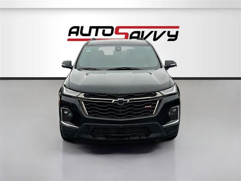 Used 2023 Chevrolet Traverse RS image 2