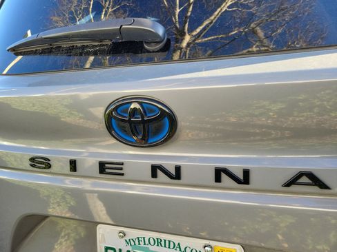 Certified 2024 Toyota Sienna XSE w/ XSE Premium Package image 14