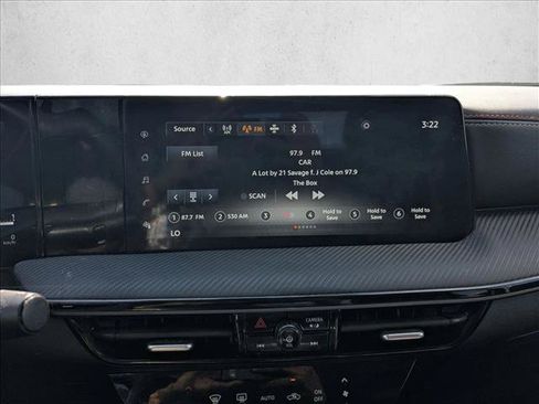 Used 2025 Nissan Kicks SR AWD/4WD image 11