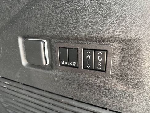 Used 2023 GMC Yukon Denali AWD/4WD image 15