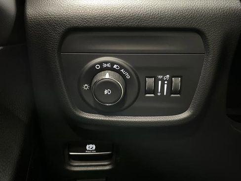 New 2025 Jeep Grand Cherokee L Limited w/ Luxury Tech Group II image 25