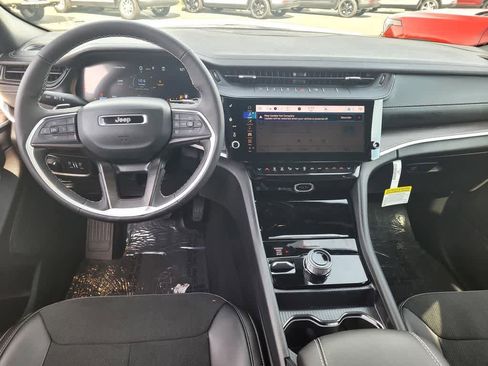 New 2026 Jeep Grand Cherokee Altitude image 12