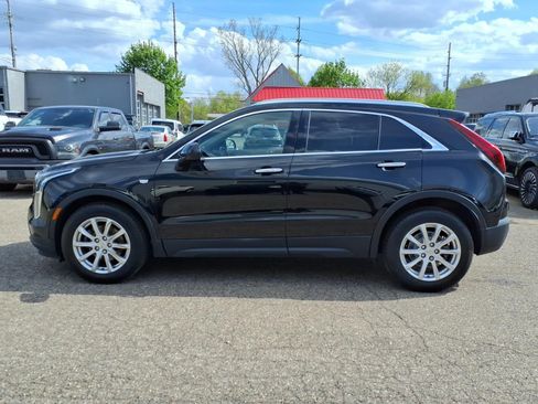 Used 2019 Cadillac XT4 Luxury w/ Cold Weather Package AWD/4WD image 2