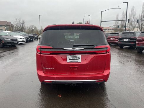 New 2026 Chrysler Pacifica Pinnacle w/ Trailer Tow Group image 4