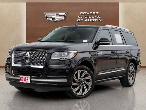 Used 2024 Lincoln Navigator Reserve image 1