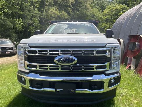 New 2026 Ford F350 XL w/ XL Chrome Package AWD/4WD image 2