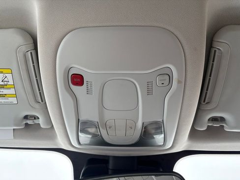 Certified 2023 Jeep Renegade Latitude image 17