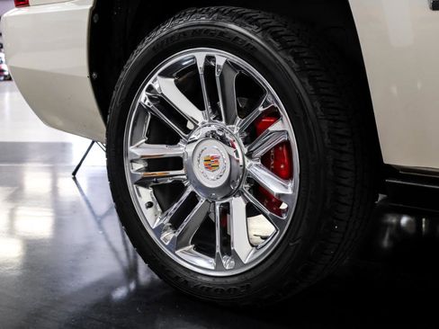 Used 2013 Cadillac Escalade Platinum RWD image 71