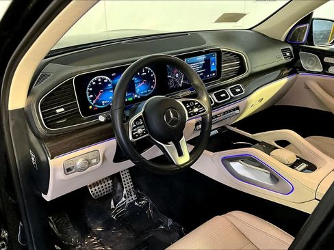 Used 2023 Mercedes-Benz GLS 580 4MATIC image 18