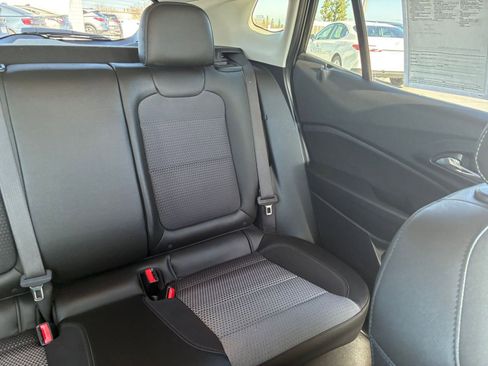 Used 2025 Chevrolet Trax LT image 36