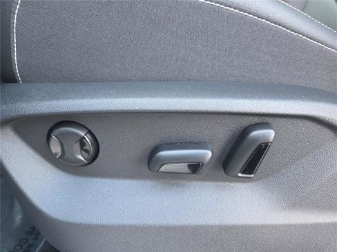 New 2026 Volkswagen Atlas SE image 16