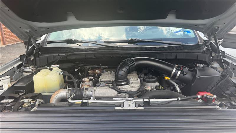 Used 2017 Nissan Titan SV AWD/4WD image 29